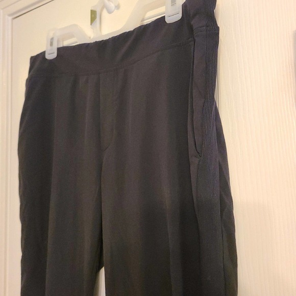 Athleta Brooklyn Ankle Pant Black Pull On Stretch Waist and Side Panels Size 12 - Picture 2 of 14
